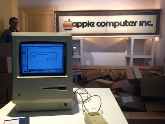 Museo Apple Savona prima insegna primo Mac