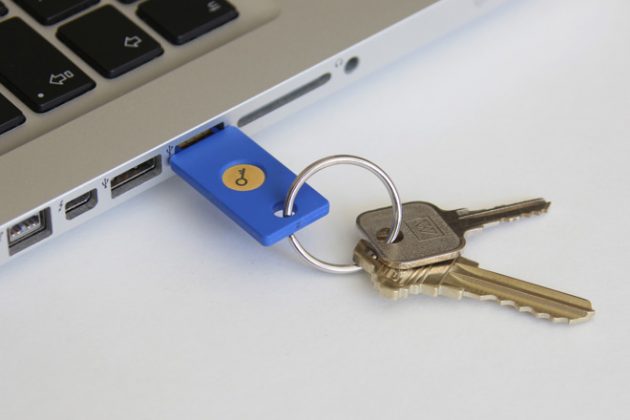 19923-21058-Security-Key-by-Yubico-in-USB-Port-on-Keychain-l